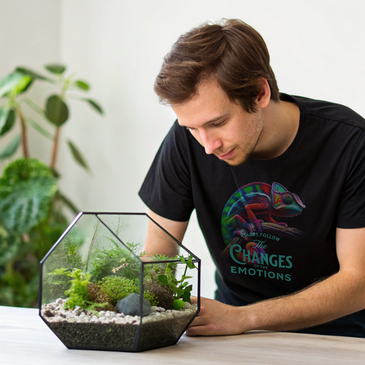 Kameleon T-shirt met kleurrijke print en quote 'Colors Are the Smiles of Nature' – Fresh Design Purmerend