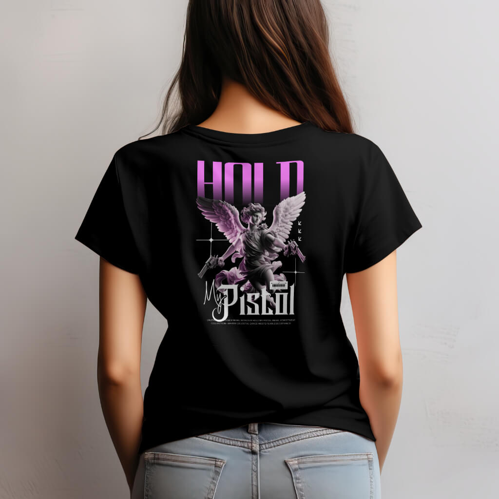 Zwart T-shirt met pistoolprint op de achterkant, stijlvol en provocerend