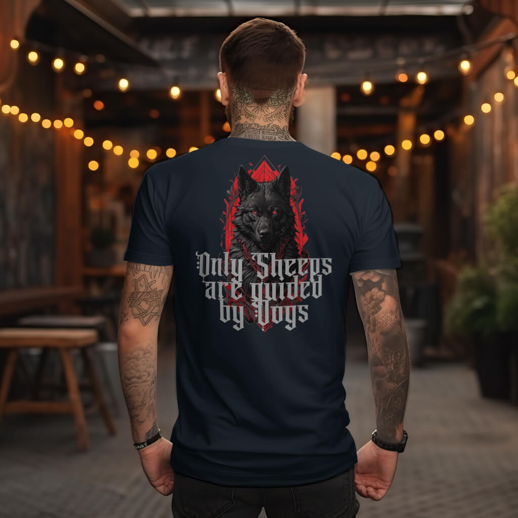 Zwart T-shirt met de tekst Only Sheeps Are Guided by Dogs, een statement voor onafhankelijke denkersZwart T-shirt met de tekst Only Sheeps Are Guided by Dogs, een statement voor onafhankelijke denkers