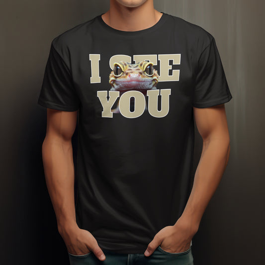 Gecko T-shirt met de tekst 'I SEE YOU' en brutale dierenprint – Fresh Design Purmerend